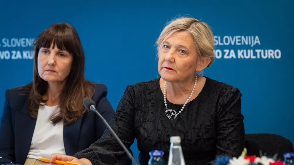 Ljubljana, ministrstvo za kulturo.Seja nacionalnega sveta za kulturo, na kateri so med drugim obravnavali predloga novel zakona o RTV Slovenija in o medijih.Ministrica za kulturo Ignacija Fridl Jarc.
