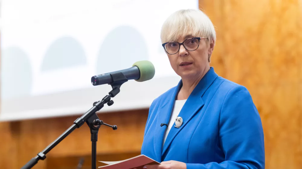 Ljubljana, Univerza v Ljubljani.Mednarodna znanstvena konferenca z naslovom Vkljucujoca dolgoziva druzba: dostojanstvo v staranju.Predsednica republike Natasa Pirc Musar.