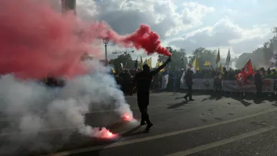 French firefighters gather at Place de la Bastille during a demonstration calling for more resources and funding following a summer marked by mega-fires, in Paris as part of a day of strikes and protests by public sector workers in France, September 29, 2026. REUTERS/Tom Nicholson