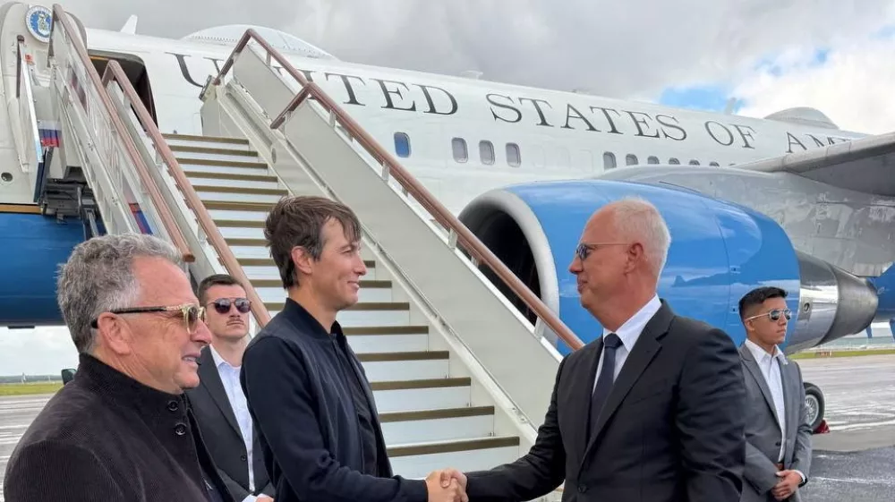 Russian presidential envoy&nbsp;Kirill&nbsp;Dmitriev greets U.S. special representatives Jared Kushner and Steve Witkoff upon their arrival at Vnukovo International Airport in Moscow, Russia, September 5, 2026. Photo&nbsp;acquired&nbsp;by&nbsp;REUTERS/via&nbsp;REUTERS&nbsp;THIS IMAGE HAS BEEN SUPPLIED BY A THIRD PARTY.&nbsp;NO RESALES. NO ARCHIVES.