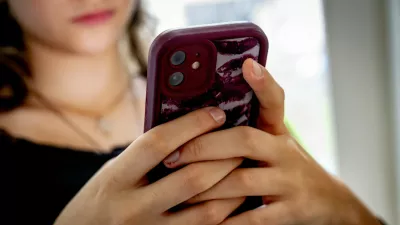 ILLUSTRATIVE - A teenage girl on her mobile phone. A 2014 Maastricht University study found that 70% of young people under 21 are addicted to their mobile phones. More than 1,400 doctors, scientists, and experts are calling on politicians to establish age limits for smartphone and social media use. ANP / Hollandse Hoogte / ROBIN UTRECHT netherlands out - belgium out,Image: 1043876761, License: Rights-managed, Restrictions:, Model Release: no 