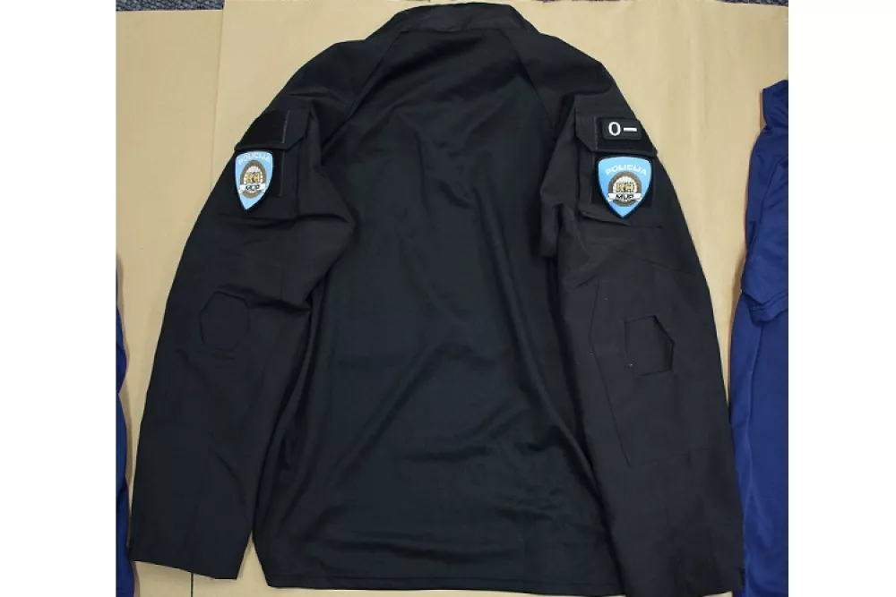 Pri lažnem zagreb&scaron;kem policistu so na&scaron;li ponarejene značke in izkaznice, kakor tudi policijska oblačila.