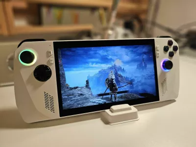 Rog ally z1 extreme v malem paketu omogoča igranje zelo zahtevnih videoiger.