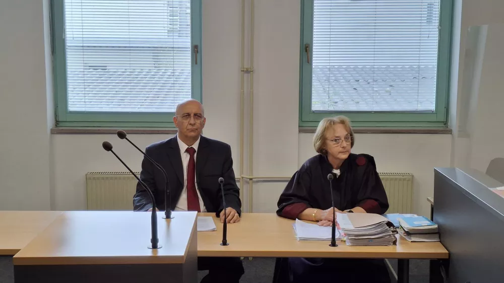 Anton Olaj Branka Zobec Hrastar