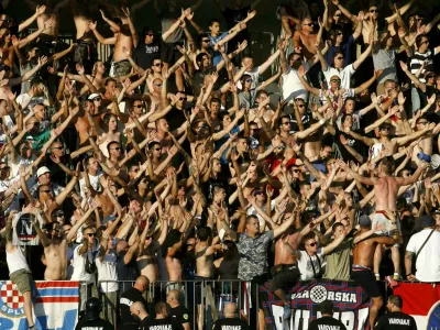 splitski navijači Hajduka- nogomet - Koper - Hajduk, Evropska liga UEFA, kvalifikacije za evropsko ligo, 2. krog, 1. tekma:- na prvi tekmi drugega predkroga evropske lige so nogometa&scaron;i Kopra pred svojimi navijači s 3:2 premagali splitski Hajduk.//FOTO: Bojan Velikonja