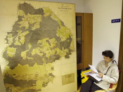 čakalnica - obve&scaron;čanje lastnikov nepremičnin o poskusnem izračunu vrednosti nepremičnin - Geodetska uprava RS (GURS)- Cankarjeva cesta 1,//FOTO: Jaka Adamič