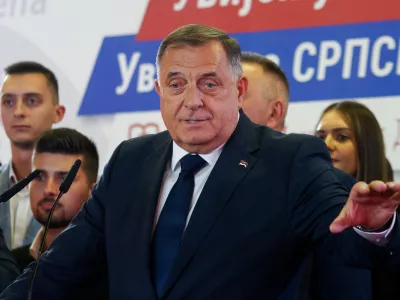 Leader of the Alliance of Independent Social Democrats (SNSD), Milorad Dodik, speaks during a news conference following the publication of general election results, in Banja Luka, Bosnia, Sunday, Oct. 4, 2026. (AP Photo/Radivoje Pavicic) / Foto: Radivoje Pavicic