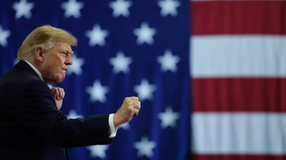 US President Donald Trump participates in a midterm election rally for Oklahoma Republican gubernatorial candidate Mike Mazzei at the Choctaw Event Center in Durant, Oklahoma, US, October 1, 2026. REUTERS/Jonathan Ernst