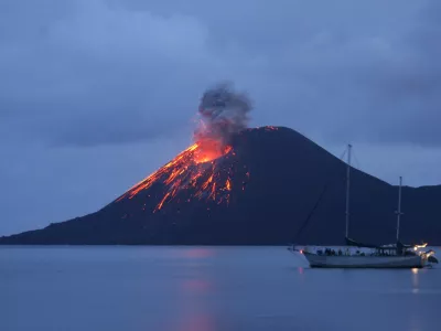 Anak Krakatau volcano spews smoke and lava in the Sunda strait November 11, 2007. Indonesia's "Child of Krakatau" volcano, formed after Mount Krakatau's legendary eruption in 1883, has been spitting out flaming rocks and smoke for days, but it is not especially dangerous, a vulcanologist said on Friday. REUTERS/Supri (INDONESIA)