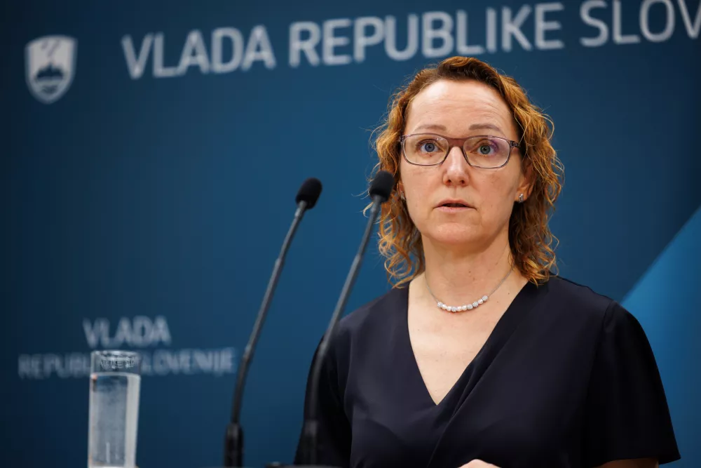 Komu zaupajo ministri: od strankarskih podmladkov do starih sodelavcev