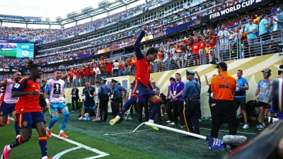 Soccer Football - FIFA World Cup 2026 - Final - Spain v Argentina - New York/New Jersey Stadium, East Rutherford, New Jersey, U.S. - July 19, 2026 Spain's Ferran Torres celebrates scoring their first goal with Nico Williams REUTERS/Kai Pfaffenbach