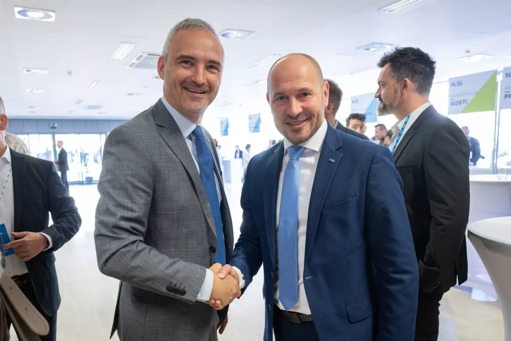Ljubljana, Gospodarsko razstavisce.Programski kongres NSi.Podpredsednik stranke Nova Slovenija Janez Cigler Kralj in predsednik stranke Nova Slovenija Jernej Vrtovec.