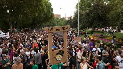 Demonstrators protest demanding political action to stop evictions and alleviate the housing crisis, in Madrid, Spain, October 3, 2026. REUTERS/Alejandro Martinez Velez