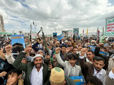 FILE PHOTO: Houthi supporters rally to celebrate advances by Houthi forces along the Red Sea coastline, in Sanaa, Yemen, September 18, 2026. Picture taken with a mobile phone. REUTERS/Adel Al Khader/File Photo