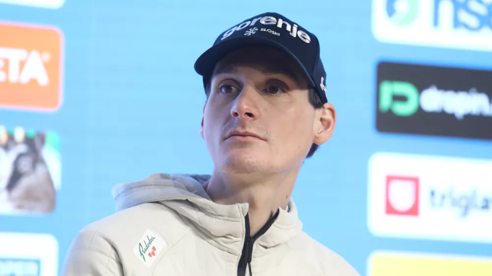 Domen Prevc24.3.2026 - novinarska konferenca mo&scaron;ke in ženske reprezentance Slovenije pred bližnjim finalom svetovnega pokala v smučarskih poletih v Planici.Foto: Luka Cjuha