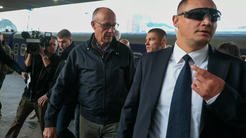 German Chancellor Friedrich Merz arrives at a railway station, amid Russia's attack on Ukraine, in Kyiv, Ukraine, October 4, 2026. REUTERS/Alina Smutko