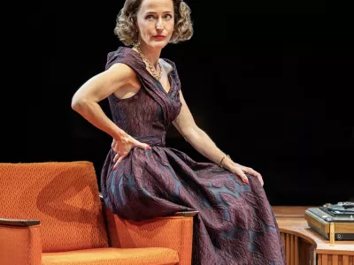 Gillian Anderson nastopa v predstavi Kdo se boji Virginie Woolf. F instagram Gillian Anderson