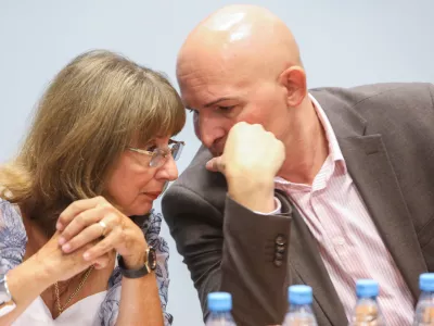 - Mojca &Scaron;krinjar, državna sekretarka ministrstva za izobraževanje znanost in mladino,- Borut Rončević, minister za izobraževanje znanost in mladino,- 08.09.2026. - Predstavitev rezultatov mednarodne raziskave PISA 2025, ki kaže dosežke 15 letnikov na področju bralne, matematične in naravoslovne pismenosti.