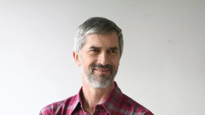 Andrej Velkavrh, meteorolog - vremenoslovec in dolgoletni televizijski napovedovalec vremena, prognostik v Uradu za meteorologijo pri ARSO - Agencija RS za okolje, kolumnist- Dnevnik 2016 - portreti za komentarje in kolumne - kolumnisti - novinarji//FOTO: Toma? Skale