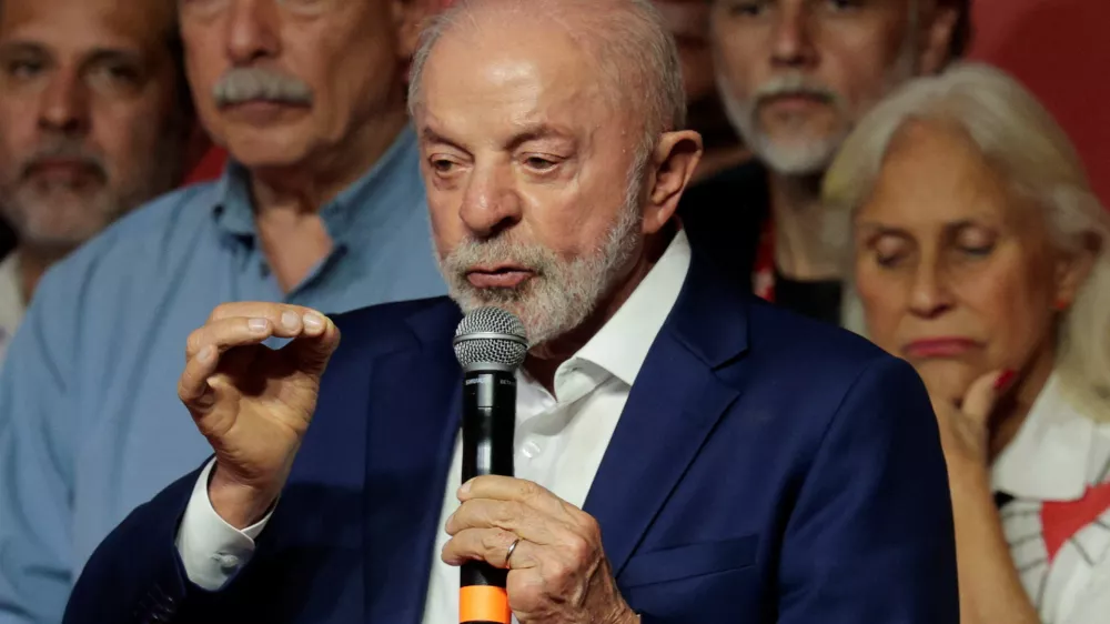 Brazilian President Luiz Inacio Lula da Silva, the Workers' Party (PT) candidate for presidential re-election, addresses supporters after the country's electoral authority said Flavio Bolsonaro will face Lula in the runoff of a presidential election, in Sao Paulo, Brazil October 4, 2026. REUTERS/Brian Snyder