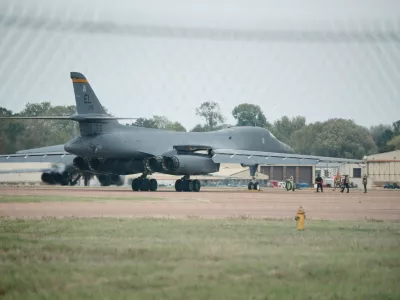 bombnik B1 na letali&scaron;ču