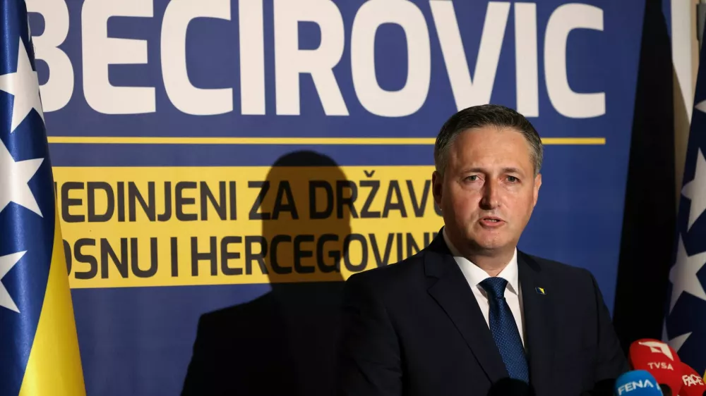 Denis Becirevic from the Social Democratic Party (SDP) addresses journalists after the preliminary results in Sarajevo, Bosnia and Herzegovina, October 4, 2026. REUTERS/Amel Emric