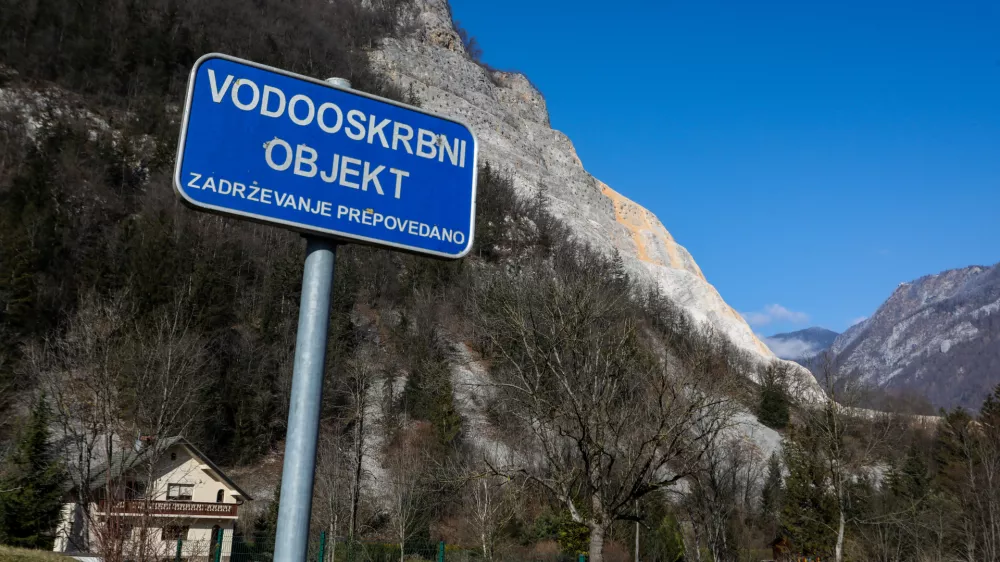 Dvakrat v enem letu morali prekuhavati vodo: težave načele zaupanje Kamničanov