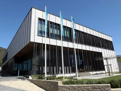 - 11.04.2022 &ndash; Podjetje Gen-i, trgovanje in prodaja električne energije, d.o.o.., Ulica Vinka Vodopivca 45 A, Kromberk v Mestni občini Nova Gorica. //FOTO: Tomaž Skale