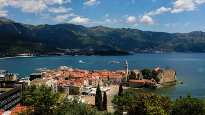 - Na poti od Herceg Novog do Svetog Štefana.- Budva, Črna Gora.- 28.05.2025. - Reportaža o Jadranski magistrali ob 60. obletnici izgradnje in 70. obletnici začetka gradnje.- Jadranska magistrala, cesta, hrvaška obala.OPOMBA: ZA OBJAVO V OBJEKTIVU!//FOTO: Bojan Velikonja