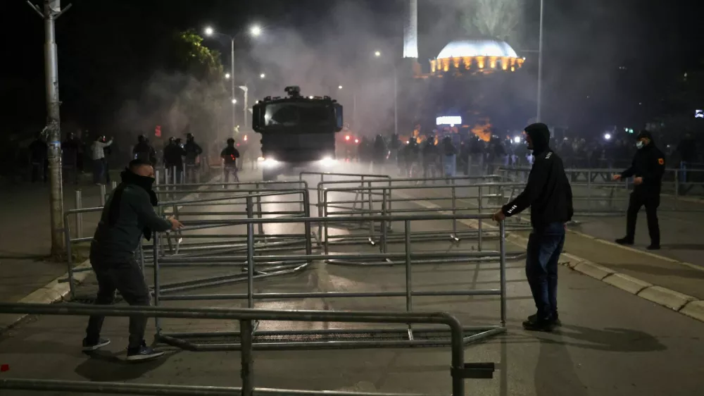 People use fences to block the roads during a protest following a Hague court verdict sentencing former Kosovo Liberation Army (KLA) leaders, including former president Hashim Thaci, to a combined 81 years in prison for war crimes, in Pristina, Kosovo, October 5, 2026. REUTERS/Valdrin Xhemaj