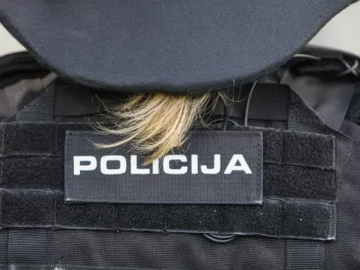 - Policija, simbolična fotografija ženske v policiji, emancipacija, enakopravnost med spoloma, - 08.03.2026. 1. liga Telemach v nogometu. NK Olimpija - NK Maribor, derbi.//FOTO: Bojan Velikonja