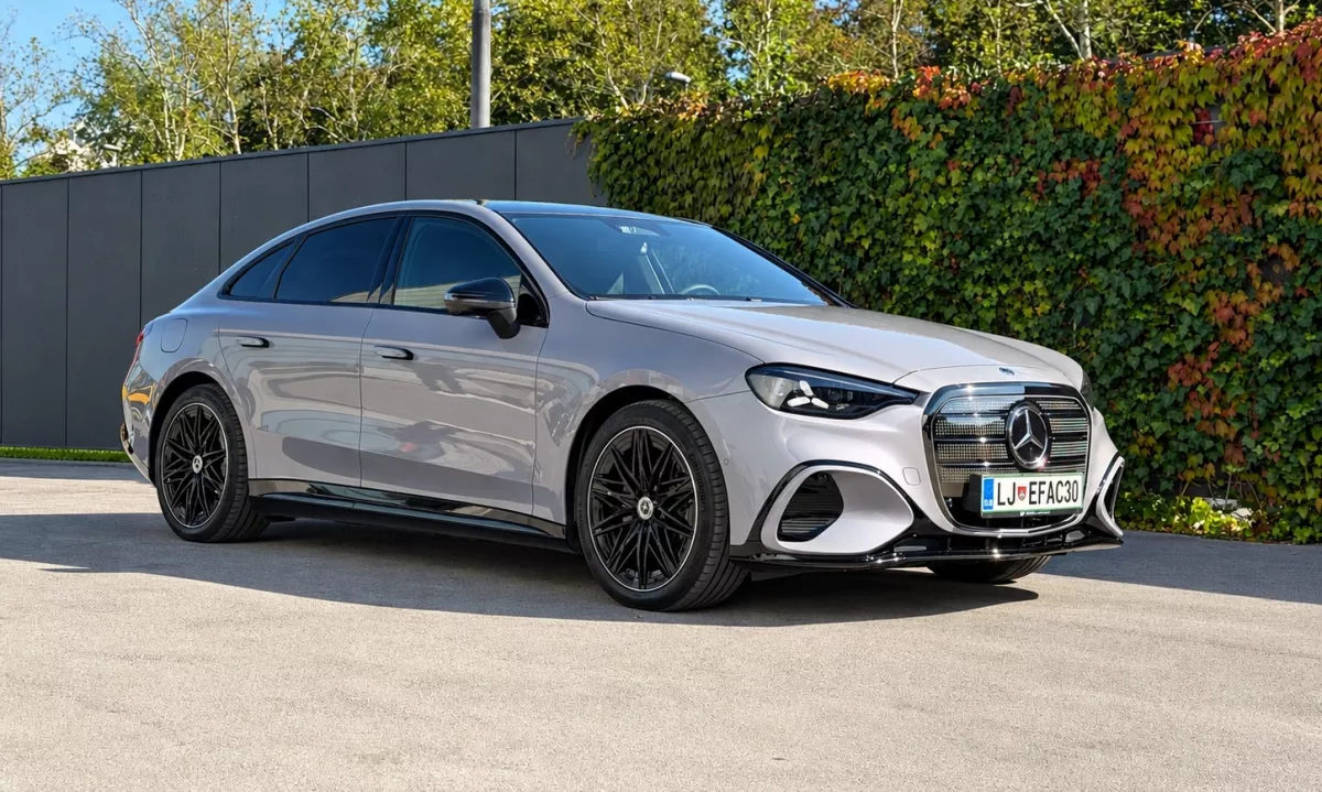 Novi električni mercedes: ni da ni, doseg do 763 kilometrov, kraljevski zaslon in veganska notranjost