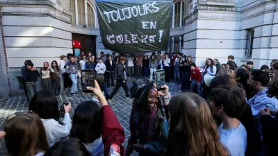 Students gather outside the Athenee Charles Janssens secondary school to protest against education reforms introduced by Wallonia-Brussels Federation Vice-Minister President and Education Minister Val&eacute;rie Glatigny, in Brussels, Belgium, October 6, 2026. REUTERS/Stephanie Lecocq