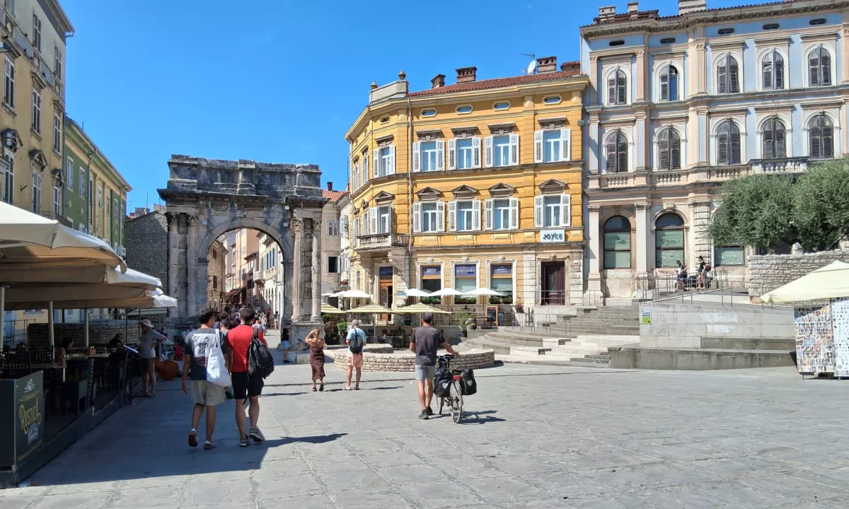 Istrski kolesarski mozaik: vodnik po najlepših poteh od Kopra do skrajnega juga polotoka
