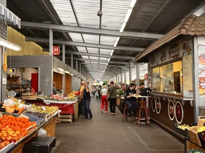 Obiskovalci tržnice BTC City v Ljubljani, 3. 10. 2026. 