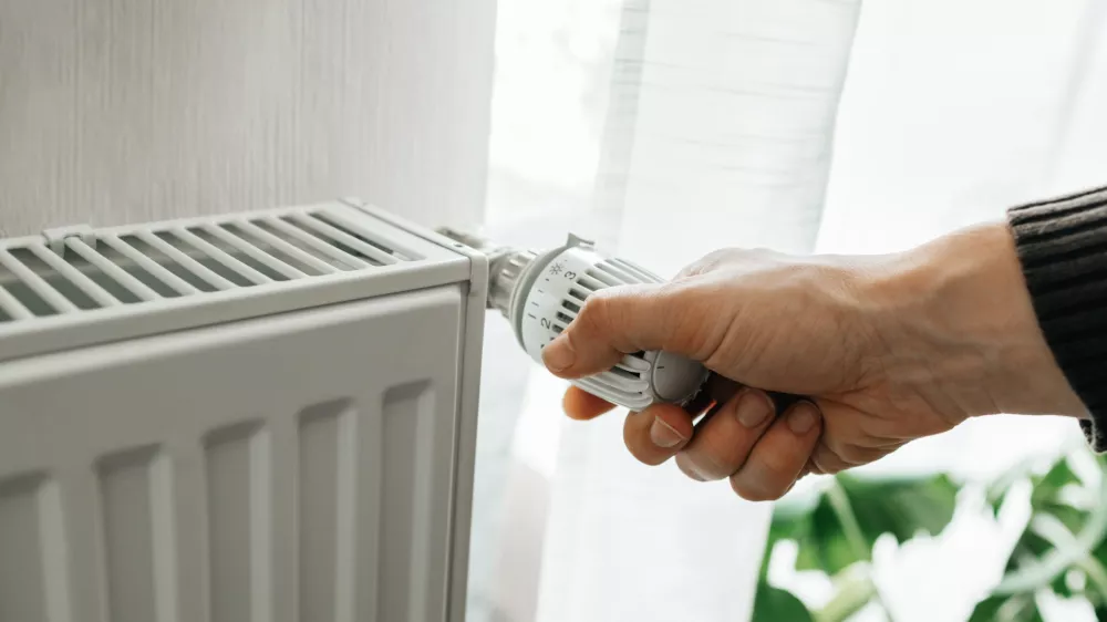 Ni povsem vseeno, na katero &scaron;tevilko obrnemo termostatski ventil in kdaj. / Foto: Istock