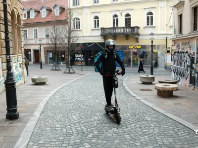 Električni skiroji vedno bolj priljubljeni med roparji in tatovi