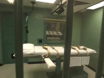 The death chamber is seen through the steel bars from the viewing room at the federal penitentiary in Huntsville, Texas in this September 29, 2010 handout. Texas is set to execute on March 19, 2014, Ray Jasper, an aspiring rap musician who was convicted of slitting the throat and stabbing to death a music studio owner in San Antonio so that he could rob him of equipment. The state, which executes more people than any other in the United States, plans to execute Jasper, 33, at 6 p.m. CDT (2300 GMT) by lethal injection at its death chamber in Huntsville. Picture taken September 29, 2010. REUTERS/Jenevieve Robbins/Texas Dept of Criminal Justice/Handout via Reuters (UNITED STATES - Tags: CRIME LAW ENTERTAINMENT) ATTENTION EDITORS - FOR EDITORIAL USE ONLY. NOT FOR SALE FOR MARKETING OR ADVERTISING CAMPAIGNS. THIS IMAGE HAS BEEN SUPPLIED BY A THIRD PARTY. IT IS DISTRIBUTED, EXACTLY AS RECEIVED BY REUTERS, AS A SERVICE TO CLIENTS - RTR3HRGI