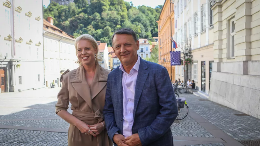 Najava kandidature za župana Ljubljane2.9.2026 - mag. Ur&scaron;ka Klakočar Zupančič in dr. Anton Rop - izjava za medije pred jesenskimi volitvamiFoto: Luka Cjuha