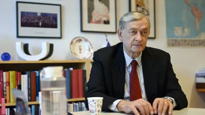 - 07.10.2022 – prof. dr. Danilo Türk, pravnik, diplomat in politik - zaslužni profesor na Pravni fakulteti Univerze v Ljubljani, nekdanji predsednik Slovenije (2007 – 2012), predsednik mednarodne nevladne organizacije Madridski klub do leta 2022, član Svetovalnega odbora ZN na visoki ravni o učinkovitem multilateralizmu,//FOTO: Nik Erik NeubauerOPOMBA: NEDELJSKI DNEVNIK - INTERVJU 2022