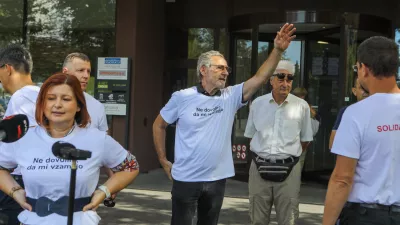 Branimir Štrukelj1.9.2026 - referendum - predstavniki sindikatov bodo oddali svoje podpise v podporo referendumu o zakonu o interventnih ukrepih za razvoj Slovenije; pred stavbo upravne enote Ljubljana, Linhartova cestaFoto: Luka Cjuha