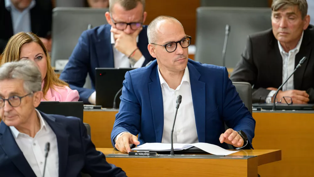 Vodja poslanske skupine Demokrati Tadej Ostrc. Foto: STA