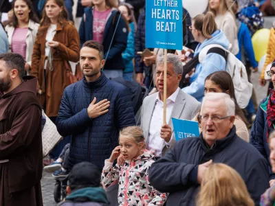 Ljubljana, Presernov trg.Pohod za zivljenje za pravice nerojenih otrok ter njihovih mater in ocetov v stiskah v Sloveniji, ki ga organizira Zavod Mreza za zivljenje in enakopravnost.