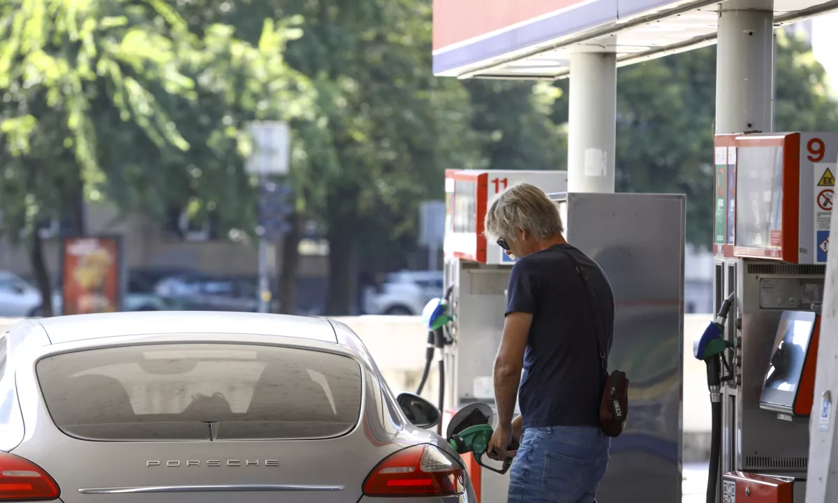 Goriva spet cenejša: bencin, dizel in kurilno olje z 0,2 centa na liter