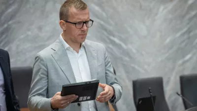 Ljubljana, DZ.Izredna seja DZ, na kateri so predstavili proracunski memorandum 2027-2028, predlog sprememb proracuna RS za leto 2027 in predlog proracuna RS za leto 2028.Poslanec Resnice Boris Mijic.