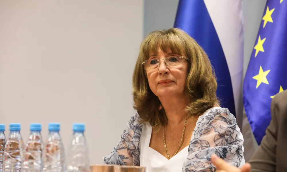 - Mojca &Scaron;krinjar, državna sekretarka ministrstva za izobraževanje znanost in mladino,- 08.09.2026. - Predstavitev rezultatov mednarodne raziskave PISA 2025, ki kaže dosežke 15 letnikov na področju bralne, matematične in naravoslovne pismenosti.