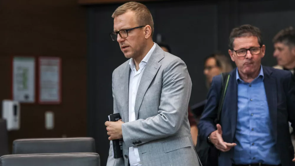 Boris Mijič21.9.2026 - začetek redne seje DZ z glasovanjem o zahtevi skupine poslank in poslancev, Državni zbor redna sejaFoto: Luka Cjuha