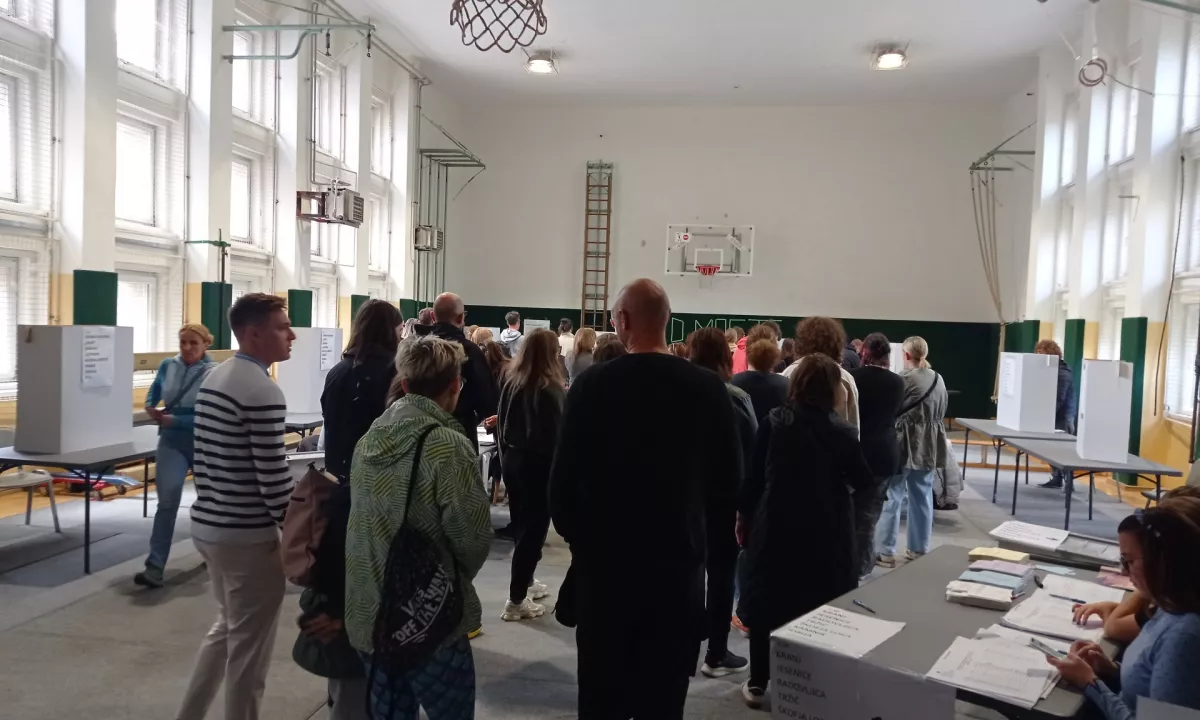 Glasovnice po pošti iz Slovenije referendumskih izidov niso spremenile