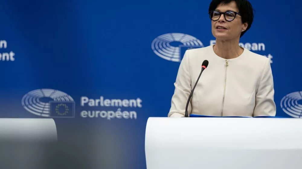 Marta Kos, komisarka za &scaron;iritev