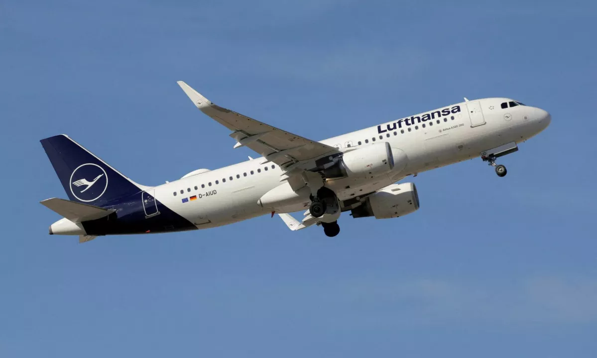 Nevaren preblizu: pilot lufthanse v los angelesu v zadnjem trenutku preprečil katastrofo